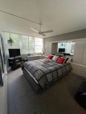 1400 Saint Charles Place 313, Pembroke Pines, FL 33026