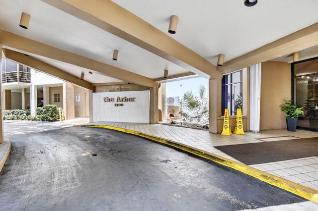 1400 Saint Charles Place 313, Pembroke Pines, FL 33026