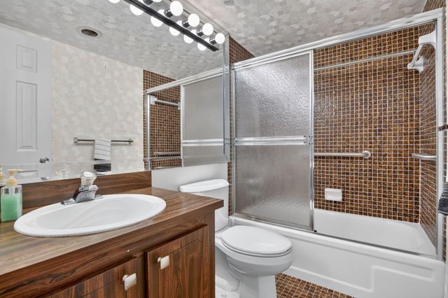 1400 Saint Charles Place 313, Pembroke Pines, FL 33026