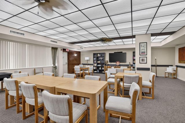 1400 Saint Charles Place 313, Pembroke Pines, FL 33026