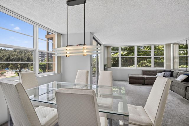 1400 Saint Charles Place 313, Pembroke Pines, FL 33026