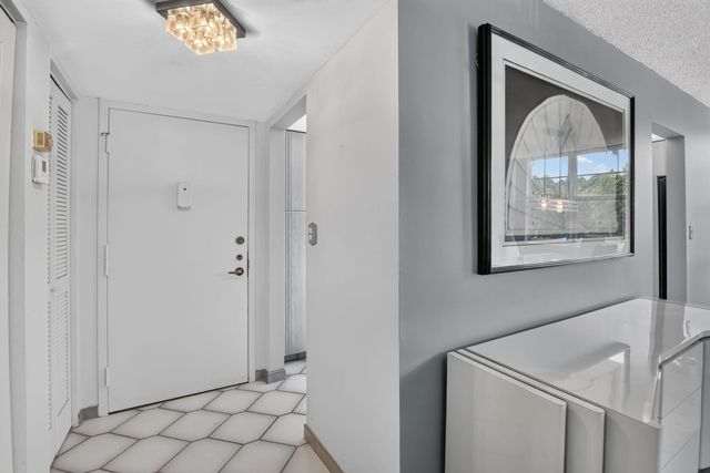 1400 Saint Charles Place 313, Pembroke Pines, FL 33026