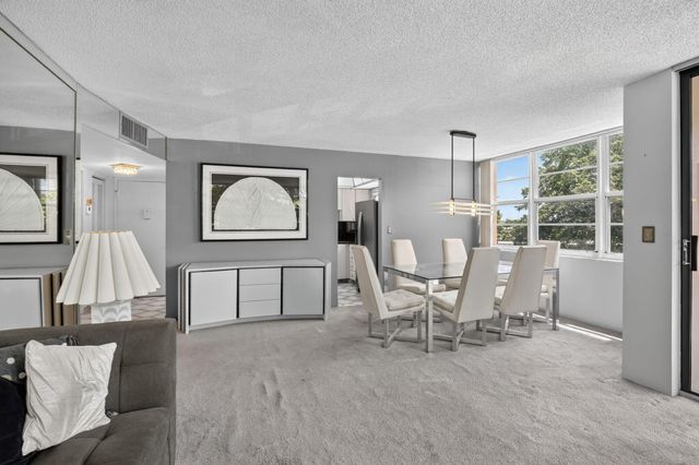 1400 Saint Charles Place 313, Pembroke Pines, FL 33026