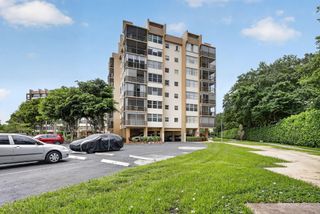 1400 Saint Charles Place 313, Pembroke Pines, FL 33026
