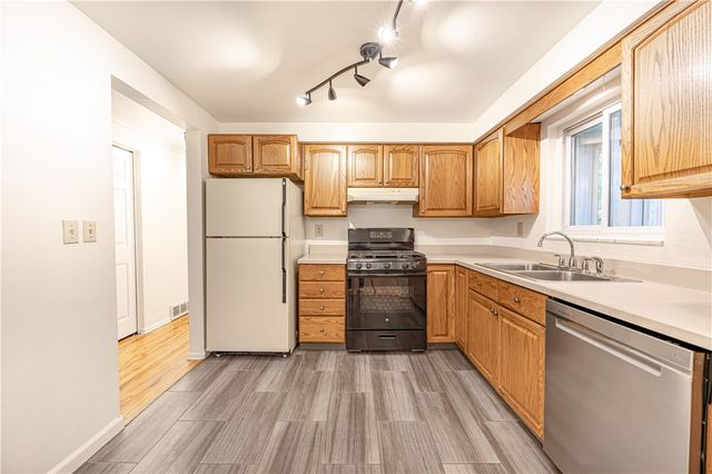 344 Springwood Dr, Penn Hills, PA 15147