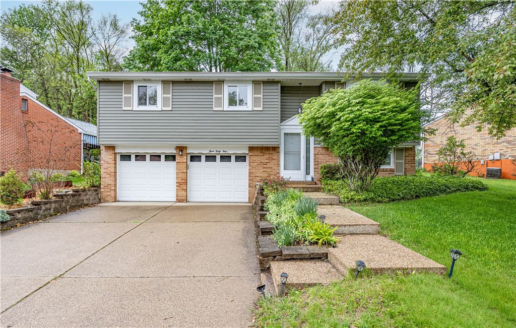 344 Springwood Dr, Penn Hills, PA 15147