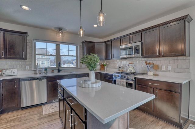 1721 Arthurs PASS, Oconomowoc, WI 53066