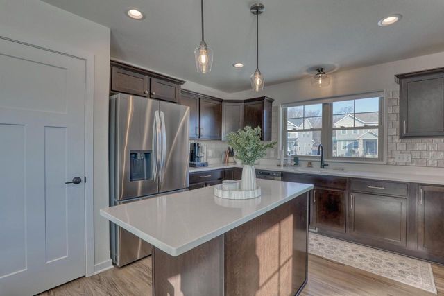 1721 Arthurs PASS, Oconomowoc, WI 53066