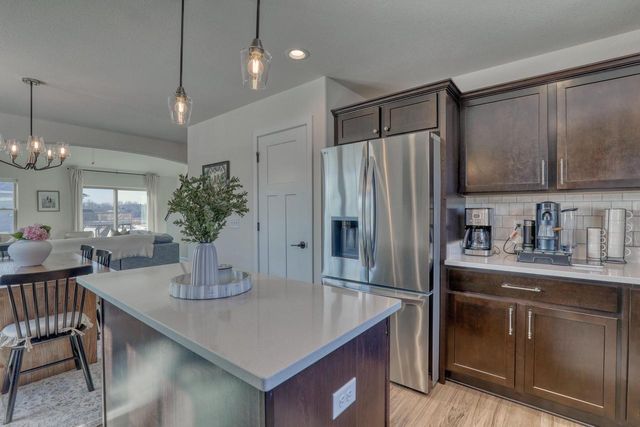 1721 Arthurs PASS, Oconomowoc, WI 53066