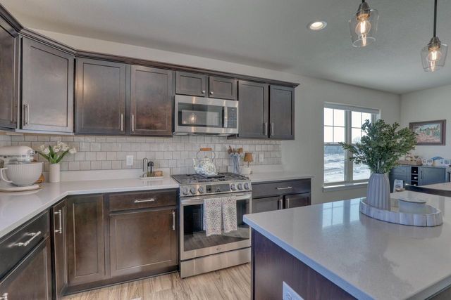 1721 Arthurs PASS, Oconomowoc, WI 53066