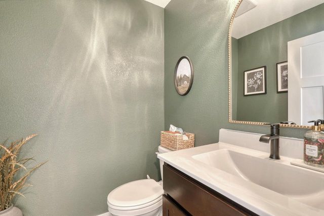 1721 Arthurs PASS, Oconomowoc, WI 53066