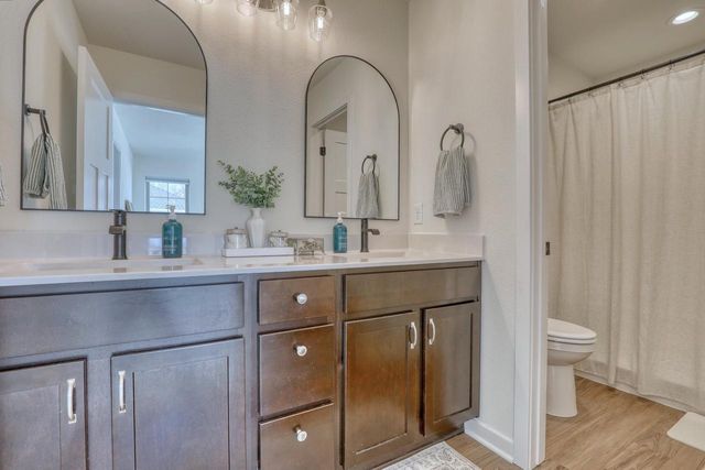 1721 Arthurs PASS, Oconomowoc, WI 53066