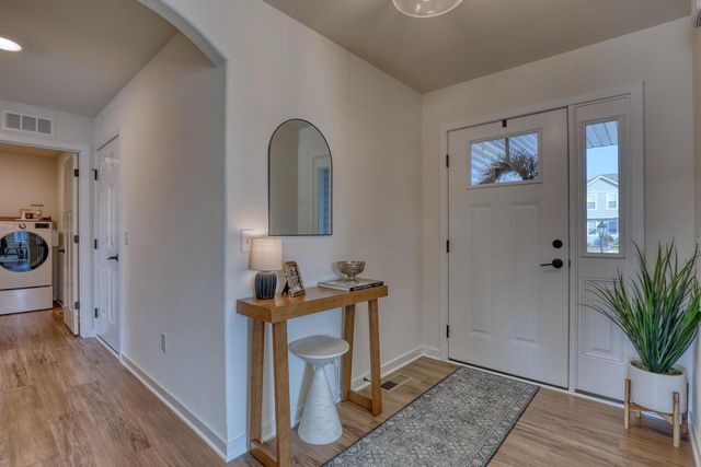 1721 Arthurs PASS, Oconomowoc, WI 53066