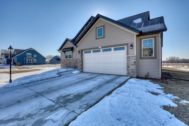 1721 Arthurs PASS, Oconomowoc, WI 53066