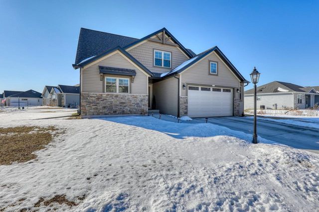 1721 Arthurs PASS, Oconomowoc, WI 53066