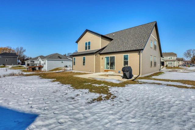 1721 Arthurs PASS, Oconomowoc, WI 53066