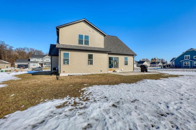 1721 Arthurs PASS, Oconomowoc, WI 53066