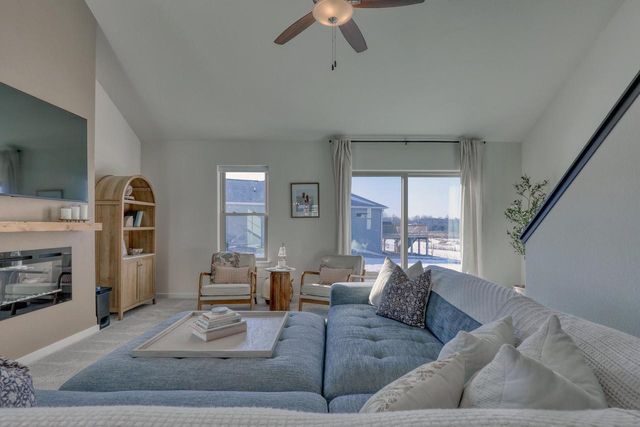 1721 Arthurs PASS, Oconomowoc, WI 53066