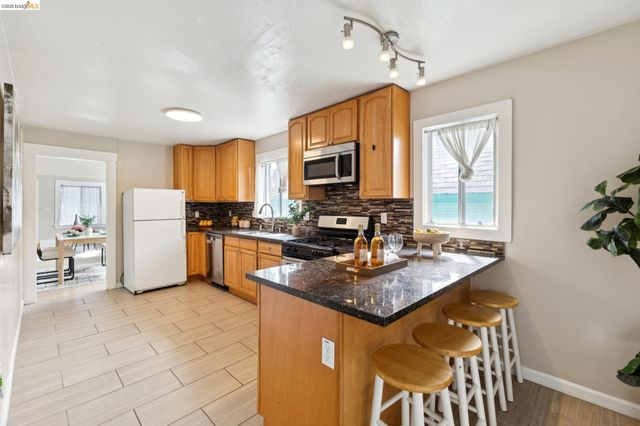 1983 38Th Ave, Oakland, CA 94601