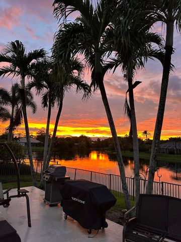 118 Fernwood Crescent, Royal Palm Beach, FL 33411