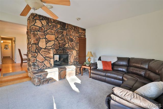 21 Midway Avenue, Cottage Hills, IL 62018