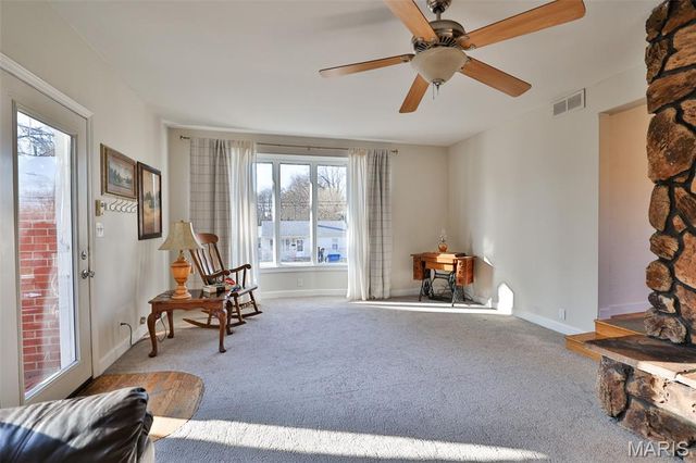 21 Midway Avenue, Cottage Hills, IL 62018