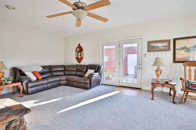 21 Midway Avenue, Cottage Hills, IL 62018