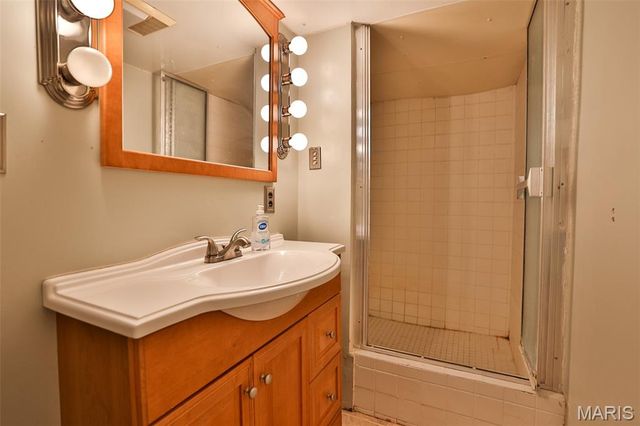 21 Midway Avenue, Cottage Hills, IL 62018