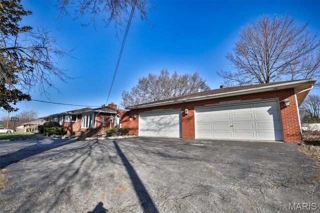 21 Midway Avenue, Cottage Hills, IL 62018