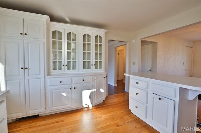 21 Midway Avenue, Cottage Hills, IL 62018