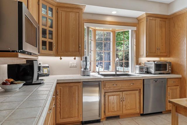 1184 PLEASANT VALLEY DRIVE, Oneida, WI 54155