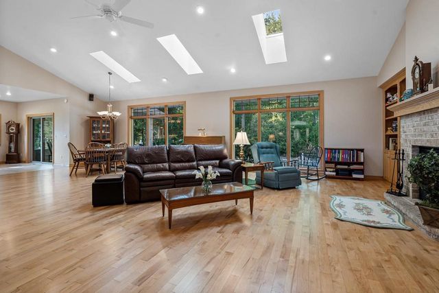 1184 PLEASANT VALLEY DRIVE, Oneida, WI 54155