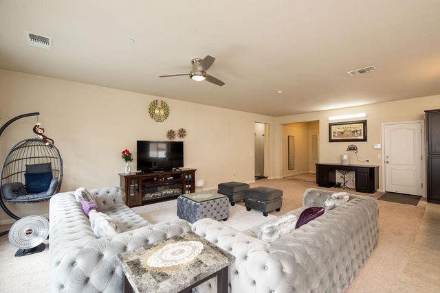 1536 Vandalay Dr, Ceres, CA 95307