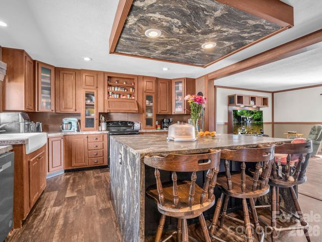 120 Quiet Stream Lane, Hendersonville, NC 28791