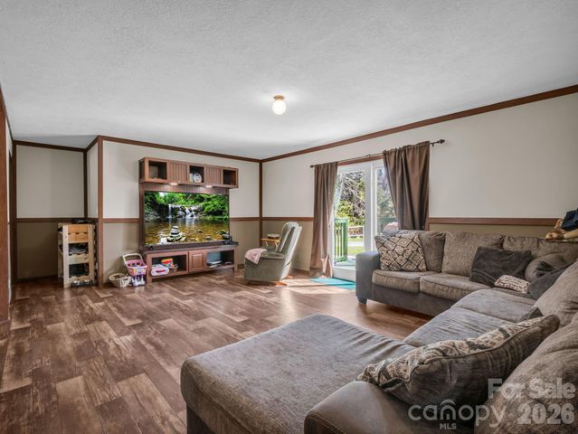 120 Quiet Stream Lane, Hendersonville, NC 28791