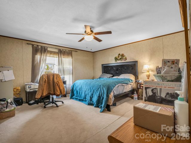 120 Quiet Stream Lane, Hendersonville, NC 28791