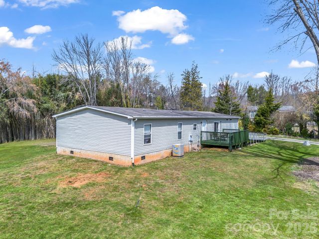 120 Quiet Stream Lane, Hendersonville, NC 28791