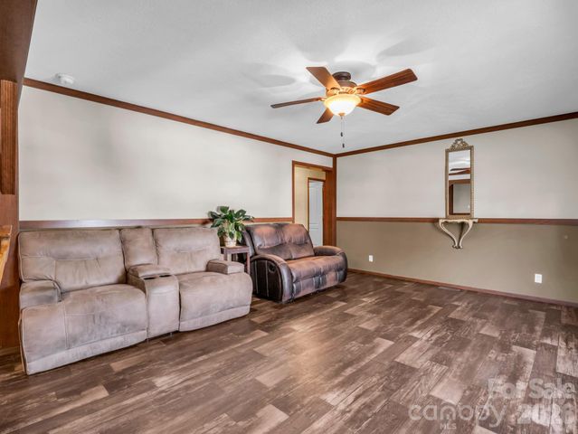 120 Quiet Stream Lane, Hendersonville, NC 28791