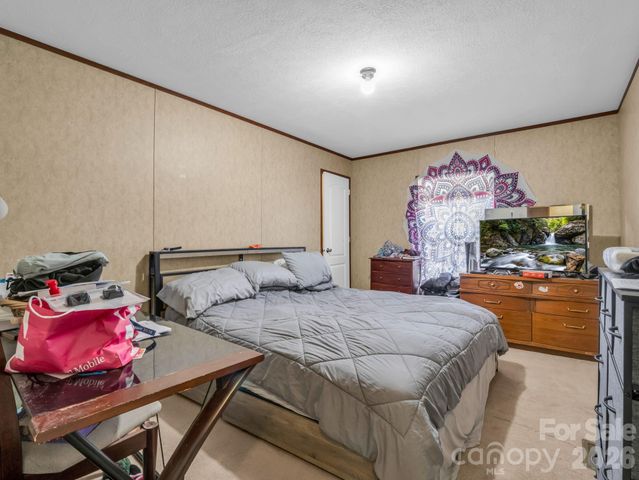 120 Quiet Stream Lane, Hendersonville, NC 28791