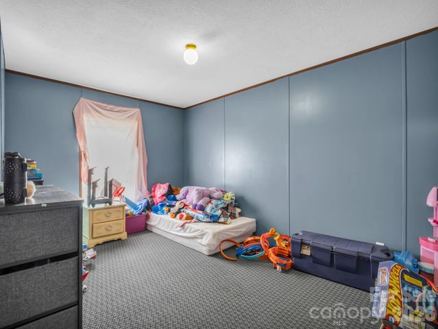 120 Quiet Stream Lane, Hendersonville, NC 28791