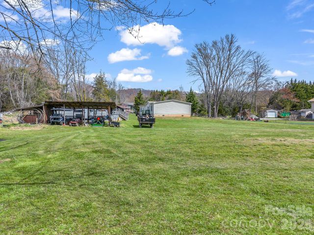 120 Quiet Stream Lane, Hendersonville, NC 28791