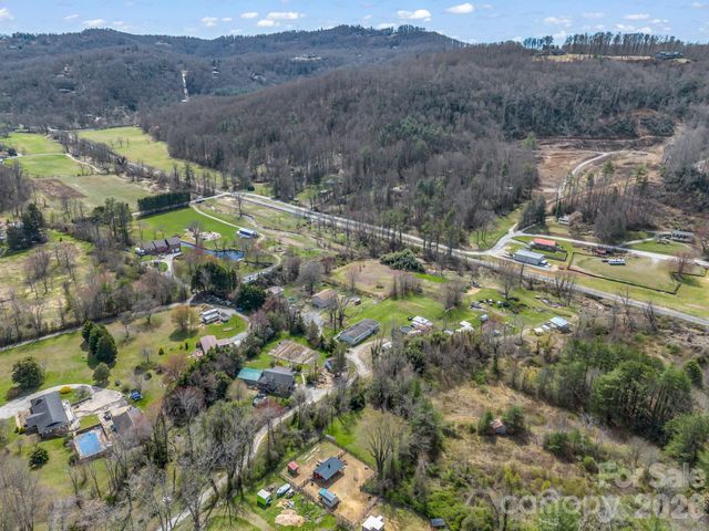 120 Quiet Stream Lane, Hendersonville, NC 28791