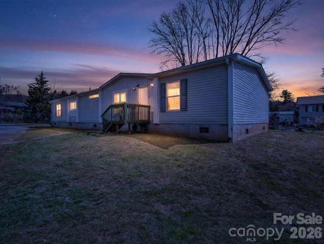 120 Quiet Stream Lane, Hendersonville, NC 28791