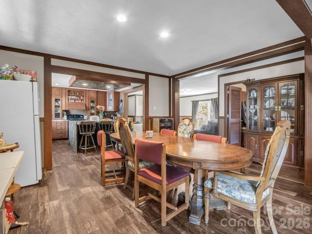 120 Quiet Stream Lane, Hendersonville, NC 28791