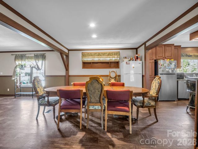 120 Quiet Stream Lane, Hendersonville, NC 28791