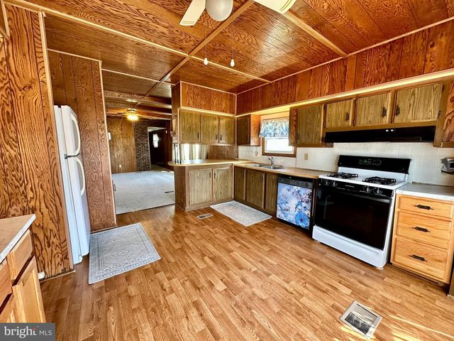 160 ASTER DR, New Providence, PA 17560