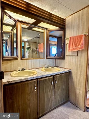 160 ASTER DR, New Providence, PA 17560