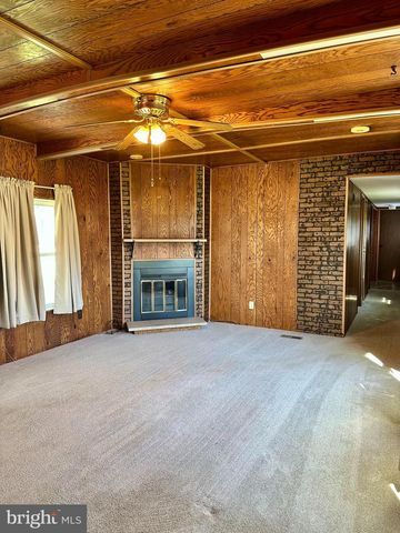 160 ASTER DR, New Providence, PA 17560