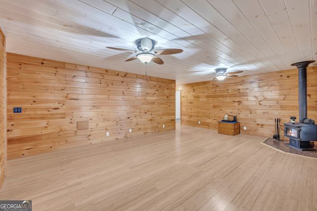 215 Stonehedge Drive, Clarkesville, GA 30523