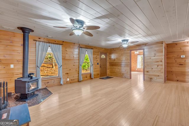 215 Stonehedge Drive, Clarkesville, GA 30523